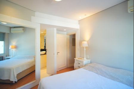 Apartamento para alugar com 170m², 3 quartos e 2 vagasSuíte