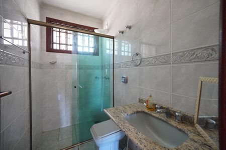 Casa para alugar com 400m², 4 quartos e 4 vagas Casa para alugar com 400m², 4 quartos e 4 vagasBanheiro Corredor