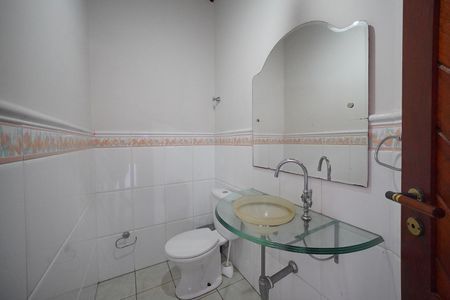 Casa para alugar com 400m², 4 quartos e 4 vagas Casa para alugar com 400m², 4 quartos e 4 vagasLavabo sala