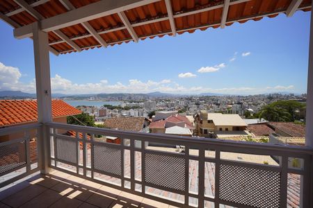 Casa para alugar com 400m², 4 quartos e 4 vagas Casa para alugar com 400m², 4 quartos e 4 vagasSuite 2 - varanda