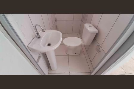 Banheiro de casa para alugar com 1 quarto, 30m² em Santa Maria, Osasco