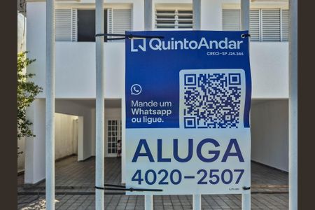 Casa de condomínio para alugar com 247m², 4 quartos e 3 vagas Casa de condomínio para alugar com 247m², 4 quartos e 3 vagasFachada