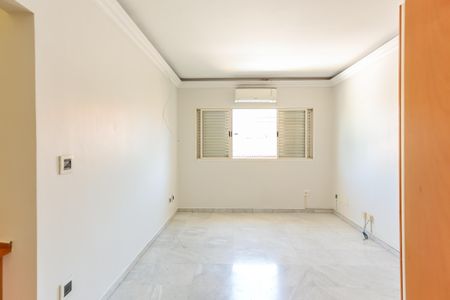 Casa de condomínio para alugar com 247m², 4 quartos e 3 vagas Casa de condomínio para alugar com 247m², 4 quartos e 3 vagasSuíte 2