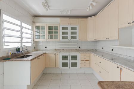 Casa de condomínio para alugar com 247m², 4 quartos e 3 vagas Casa de condomínio para alugar com 247m², 4 quartos e 3 vagasCozinha