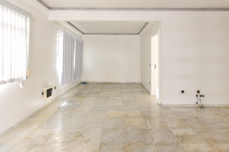 Sala de casa de condomínio para alugar com 4 quartos, 247m² em Vila Albano, São Paulo