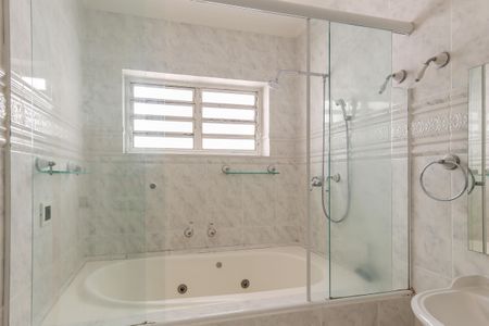 Casa de condomínio para alugar com 247m², 4 quartos e 3 vagas Casa de condomínio para alugar com 247m², 4 quartos e 3 vagasSuíte 2