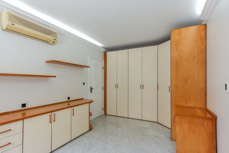 Casa de condomínio para alugar com 247m², 4 quartos e 3 vagas Casa de condomínio para alugar com 247m², 4 quartos e 3 vagasQuarto 3