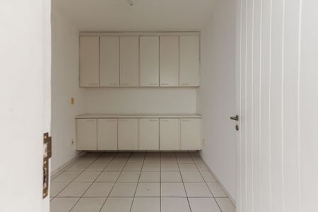 Casa de condomínio para alugar com 247m², 4 quartos e 3 vagas Casa de condomínio para alugar com 247m², 4 quartos e 3 vagasQuarto de Serviço