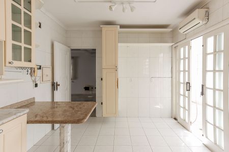 Casa de condomínio para alugar com 247m², 4 quartos e 3 vagas Casa de condomínio para alugar com 247m², 4 quartos e 3 vagasCozinha