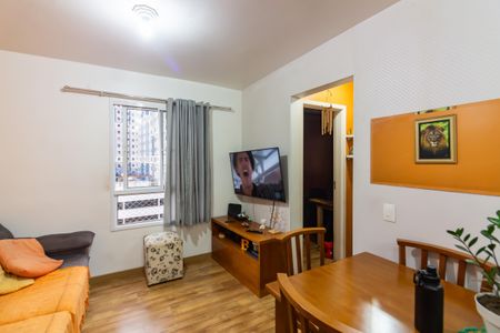 Apartamento à venda com 44m², 2 quartos e 1 vaga Apartamento à venda com 44m², 2 quartos e 1 vagaSala
