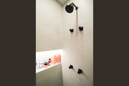 Banheiro de kitnet/studio à venda com 1 quarto, 31m² em Indianópolis, São Paulo