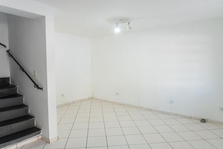 Sala de casa para alugar com 2 quartos, 80m² em Parque Jabaquara, São Paulo