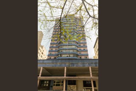 Apartamento à venda com 54m², 1 quarto e sem vaga Apartamento à venda com 54m², 1 quarto e sem vagaFachada