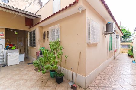 Casa à venda com 80m², 3 quartos e 2 vagas Casa à venda com 80m², 3 quartos e 2 vagasQuintal