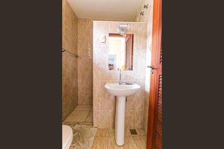 Casa à venda com 80m², 3 quartos e 2 vagas Casa à venda com 80m², 3 quartos e 2 vagasBanheiro de serviço