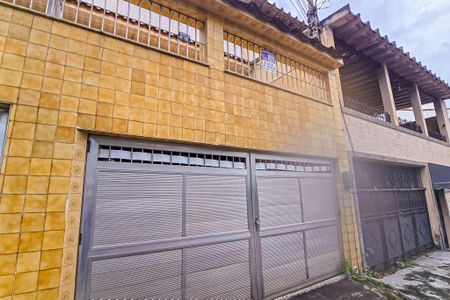 Casa à venda com 80m², 3 quartos e 2 vagas Casa à venda com 80m², 3 quartos e 2 vagasFachada com placa