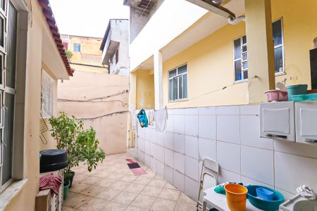 Casa à venda com 80m², 3 quartos e 2 vagas Casa à venda com 80m², 3 quartos e 2 vagasQuintal