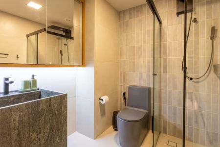 Banheiro de apartamento à venda com 1 quarto, 29m² em Barra Funda, São Paulo