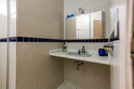 Casa à venda com 190m², 3 quartos e 2 vagas Casa à venda com 190m², 3 quartos e 2 vagasBanheiro Social