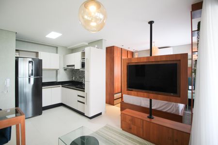 Sala de kitnet/studio para alugar com 1 quarto, 41m² em Planalto Paulista, São Paulo