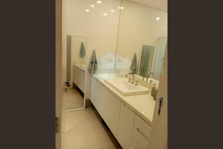 Casa à venda com 180m², 3 quartos e 2 vagas