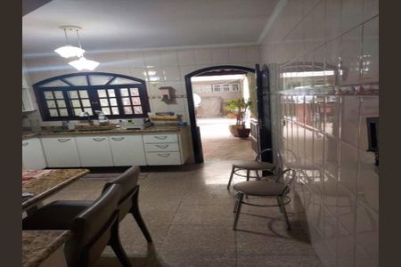 Casa à venda com 80m², 2 quartos e 1 vaga