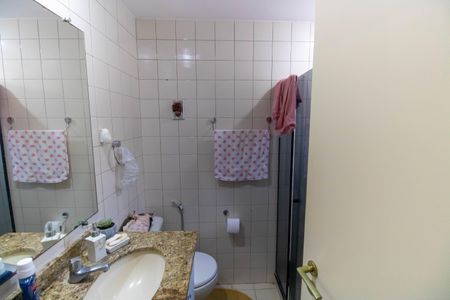 Casa de condomínio à venda com 120m², 3 quartos e 3 vagas Casa de condomínio à venda com 120m², 3 quartos e 3 vagasBanheiro da Suíte
