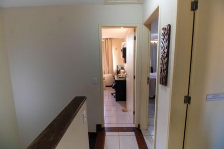 Casa de condomínio à venda com 120m², 3 quartos e 3 vagas Casa de condomínio à venda com 120m², 3 quartos e 3 vagasHall