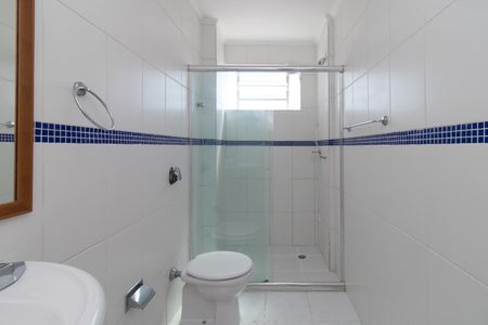 Banheiro de apartamento para alugar com 1 quarto, 50m² em Partenon, Porto Alegre