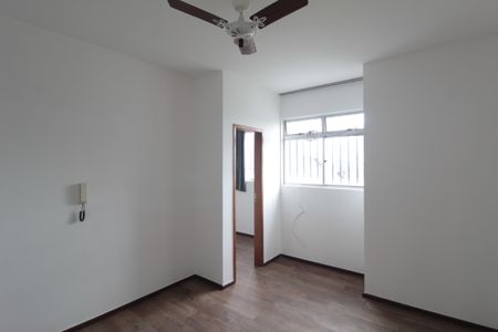 Sala de apartamento para alugar com 3 quartos, 68m² em Santa Branca, Belo Horizonte