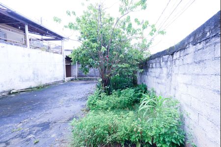 Casa à venda com 270m², 1 quarto e 4 vagas Casa à venda com 270m², 1 quarto e 4 vagasQuintal