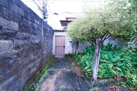 Casa à venda com 270m², 1 quarto e 4 vagas Casa à venda com 270m², 1 quarto e 4 vagasQuintal