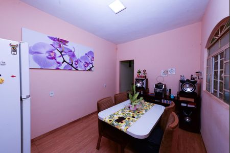 Casa à venda com 270m², 1 quarto e 4 vagas Casa à venda com 270m², 1 quarto e 4 vagasCopa