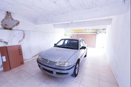 Casa à venda com 270m², 1 quarto e 4 vagas Casa à venda com 270m², 1 quarto e 4 vagasGaragem