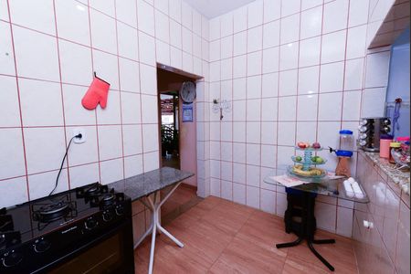 Casa à venda com 270m², 1 quarto e 4 vagas Casa à venda com 270m², 1 quarto e 4 vagasCozinha