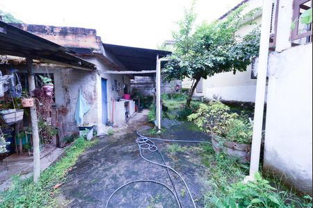 Casa à venda com 270m², 1 quarto e 4 vagas Casa à venda com 270m², 1 quarto e 4 vagasQuintal