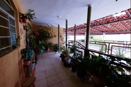 Casa à venda com 270m², 1 quarto e 4 vagas Casa à venda com 270m², 1 quarto e 4 vagasVaranda