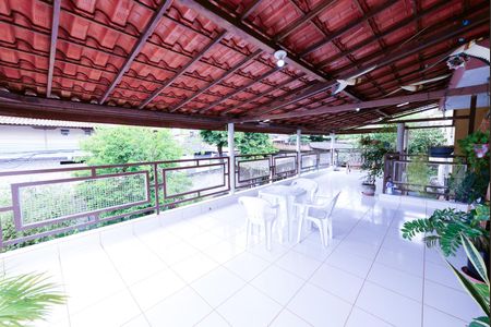 Casa à venda com 270m², 1 quarto e 4 vagas Casa à venda com 270m², 1 quarto e 4 vagasVaranda