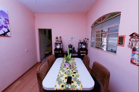 Casa à venda com 270m², 1 quarto e 4 vagas Casa à venda com 270m², 1 quarto e 4 vagasCopa