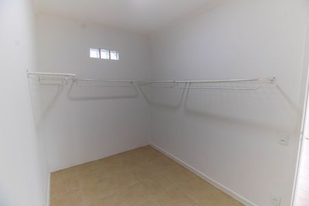 Casa para alugar com 198m², 4 quartos e 3 vagasCloset da suíte