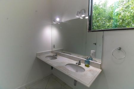 Casa para alugar com 198m², 4 quartos e 3 vagasBanheiro da Suíte