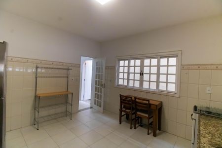 Casa para alugar com 198m², 4 quartos e 3 vagasCozinha