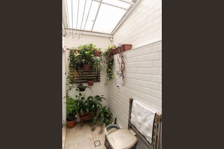 Casa de condomínio à venda com 70m², 2 quartos e 1 vaga Casa de condomínio à venda com 70m², 2 quartos e 1 vagaÁrea de Serviço