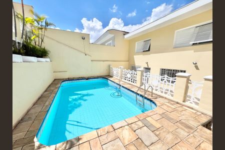 Casa à venda com 288m², 3 quartos e 3 vagasÁrea comum - Piscina