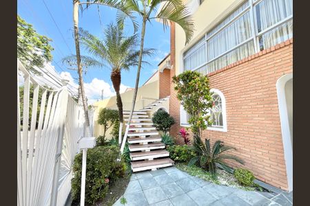 Casa à venda com 288m², 3 quartos e 3 vagasEntrada