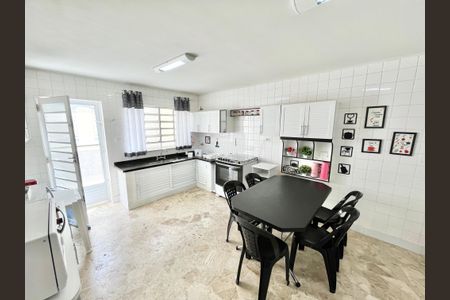 Casa à venda com 288m², 3 quartos e 3 vagasCozinha