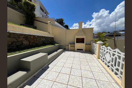 Casa à venda com 288m², 3 quartos e 3 vagasChurrasqueira