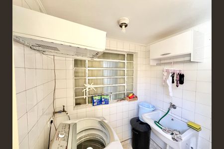 Casa à venda com 288m², 3 quartos e 3 vagasLavanderia