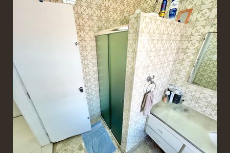 Casa à venda com 288m², 3 quartos e 3 vagasBanheiro da Suíte 