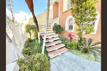 Casa à venda com 288m², 3 quartos e 3 vagasEntrada